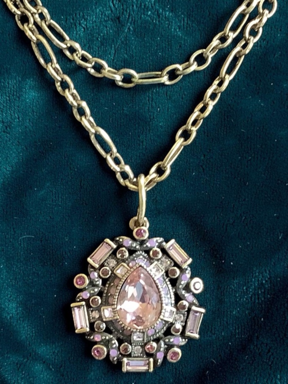 Gorgeous Heidi Daus Swarovski Crystal Pendant. Colors: Gold & Purple. NWOT